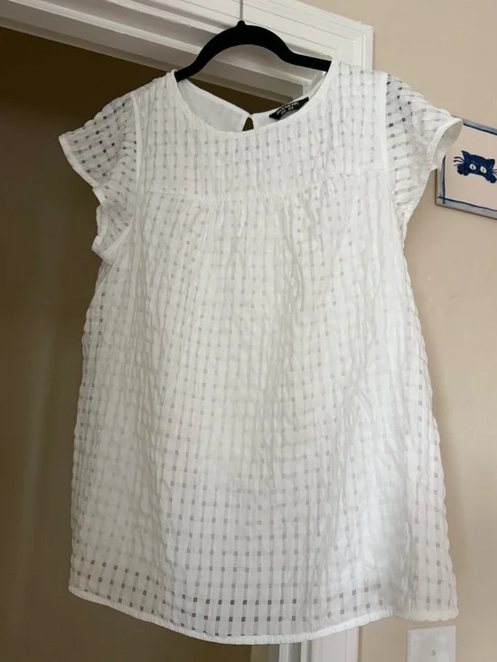 White Textured Flutter Sleeve Top - Picture 5 of 7